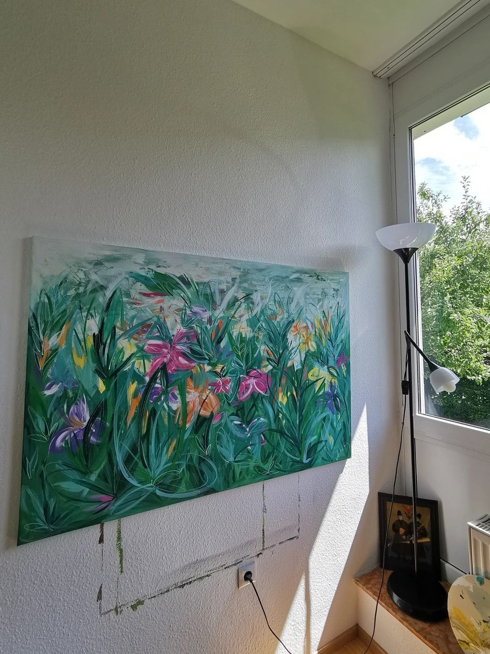 THE LOVELY WORLD OF FLOWERS